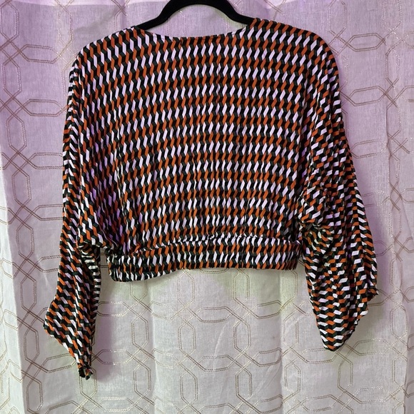 Forever 21 Black and White Smocked Crop Blouse - Picture 2 of 6